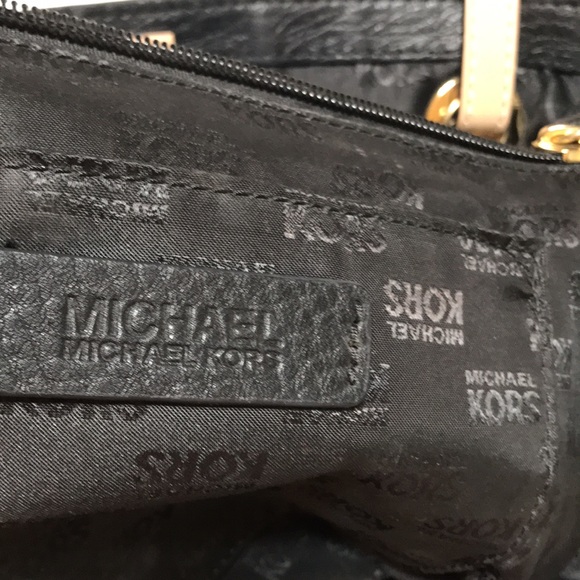 Michael kors leather tote with contrasting color adjustable straps - Picture 8 of 9